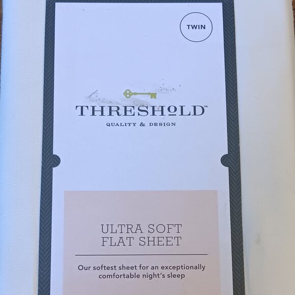 Threshold Ultra Soft Sheet Set (Fitted & Flat), TWIN, Sour Cream color - Picture 4 of 12